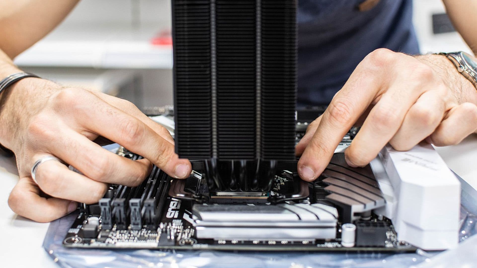 To win $4, tell us how to build a gaming PC for under $1000